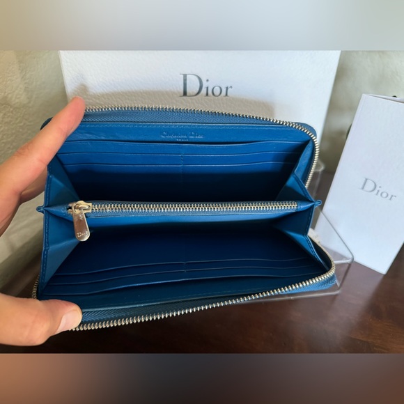 Dior Cannage Patent Leather Tutti Voyaguer Zip Around Wallet. EUC. Comes in Box. - Picture 7 of 10